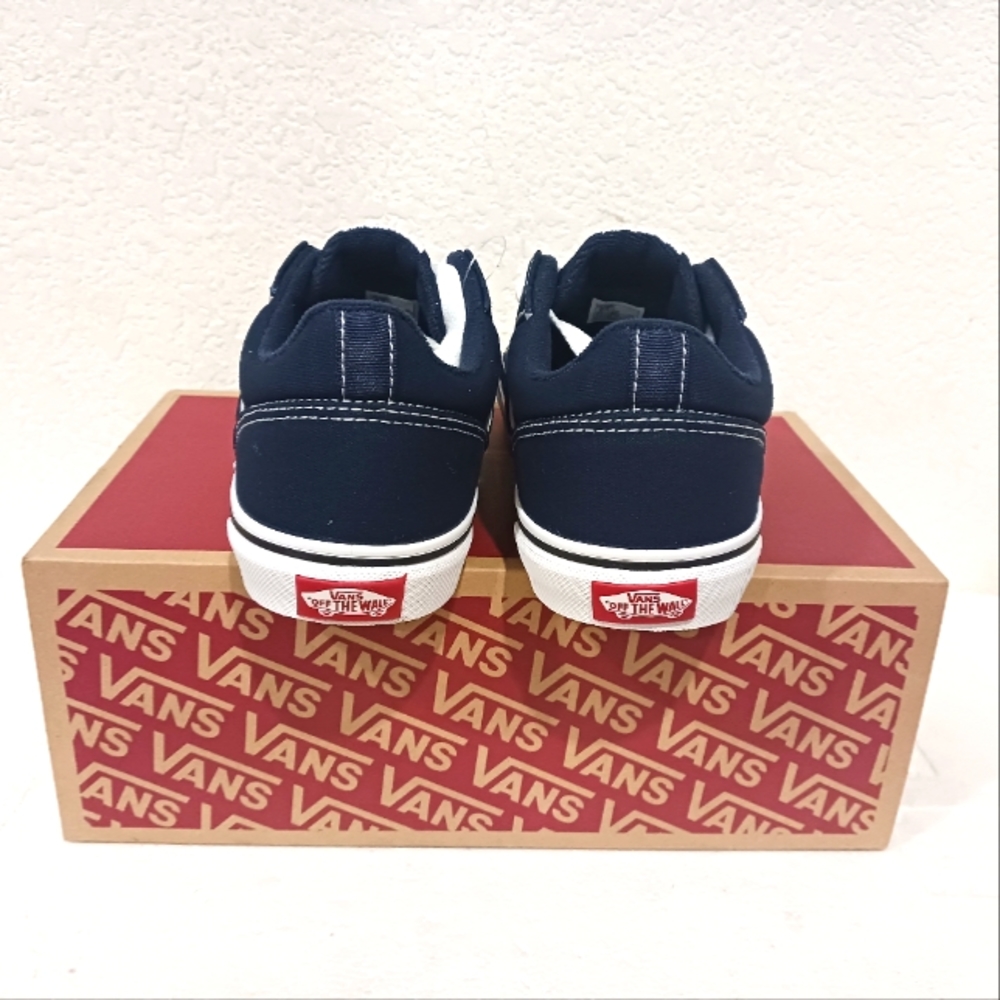 Vans - Picture 4 of 4